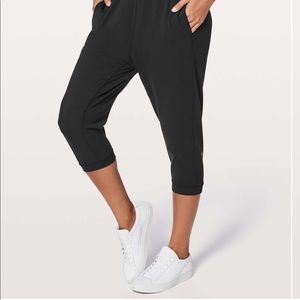 Lululemon Rejuvenate Crop 18" Size 4 (like new!)